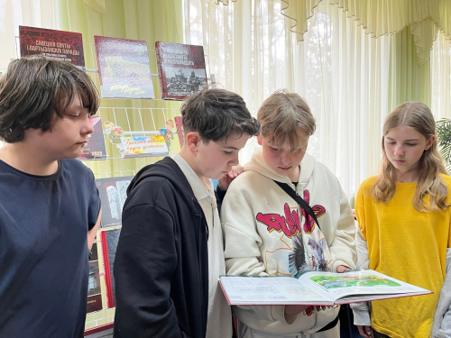 Книжная выставка «И снова в памяти война»