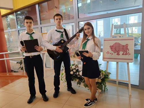 «Женщина – хранительница света»