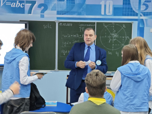 Члены клуба «Хрустальный журавль» дали открытые уроки для учащихся НДЦ «Зубренок»