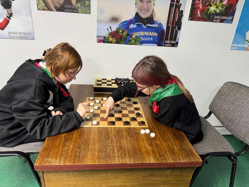 «Ход конем» и «Зубрятский гамбит»