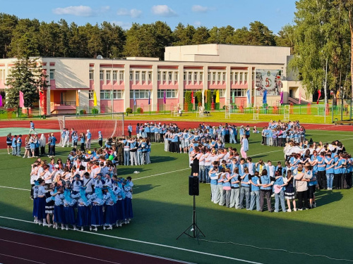 «Зубренок» провожает первую летнюю смену