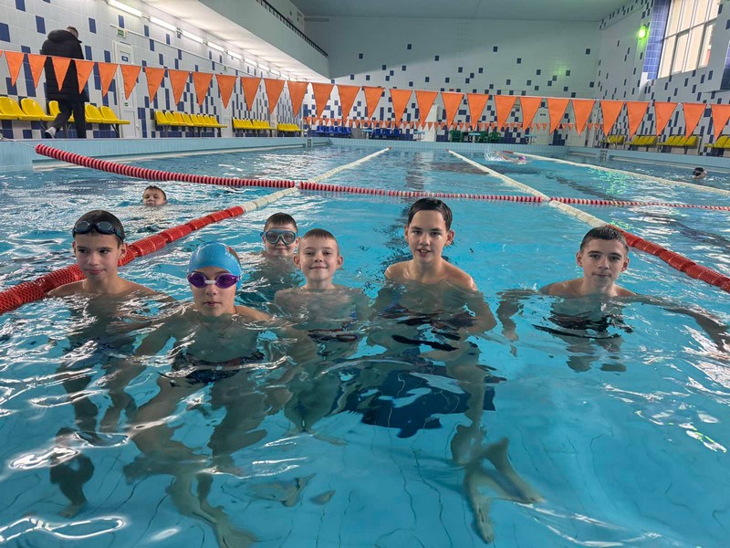 Занятия в бассейне НДЦ «Зубренок» Занятия в бассейне НДЦ «Зубренок»