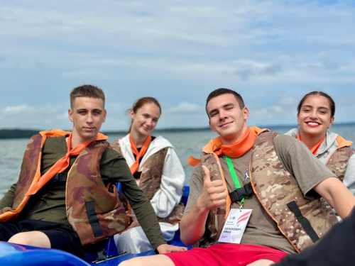 «Путешествие по стране детства продолжается»